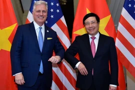 Cố vấn Mỹ thảo luận hợp tác an ninh, quốc phòng với Việt Nam