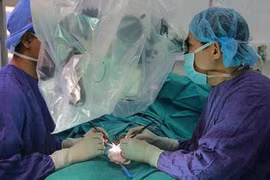 Bé trai nhập viện vì "cậu nhỏ" tím đen, buộc phải cắt bỏ do sự chủ quan của gia đình