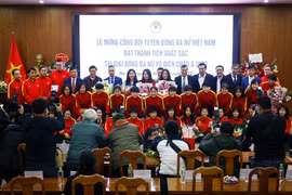 Tuyển nữ Việt Nam được tặng ôtô, xe máy, mỹ phẩm và mỳ gói