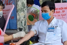 Hơn 200 y bác sĩ Bệnh viện Thống Nhất TPHCM đã hiến máu, cùng vượt qua dịch Covid-19