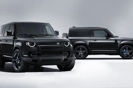 Land Rover Defender V8 Bond Edition.