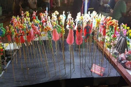 Những người “bám” nghề tò he