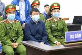 'Ông Nguyễn Đức Chung giơ tay, nếu tôi không bắt mọi người sẽ nghĩ gì?'