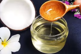 Dầu dừa khử mùi hôi dưới cánh tay