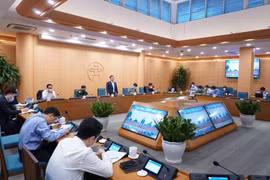 Hà Nội: Nguy cơ bùng phát dịch mạnh, kiểm soát chặt người về