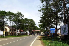 Thành lập một thị trấn thuộc tỉnh Kon Tum và hai phường thuộc tỉnh Nam Định