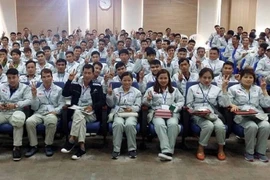 Hàn Quốc khuyến khích lao động bất hợp pháp về nước