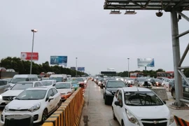 Cao tốc Hà Nội - Hải Phòng ùn ứ vì bị đứt cáp quang