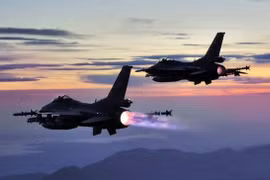 Video Không quân Thổ Nhĩ Kỳ không kích các chiến binh người Kurd ở Iraq