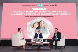 Các chuyên gia chia sẻ tại buổi tọa đàm.