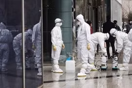 Tuần qua: Số ca nhiễm COVID-19 trên thế giới vượt ngưỡng 1,2 triệu người