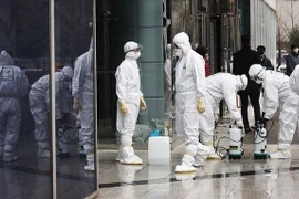 Tuần qua: Số ca nhiễm COVID-19 trên thế giới vượt ngưỡng 1,2 triệu người