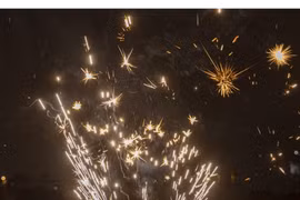 Pháo hoa Z121: Giàn phun viên vẫn được bán bình thường