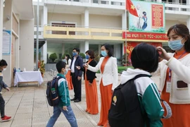 Sẵn sàng phương án điều trị cho học sinh mắc COVID-19 không để tăng đột biến và quá tải