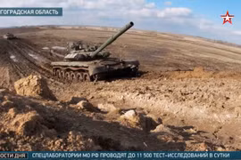 Lính tăng Quân khu phía Nam quân đội Nga đua vòng loại Tank Biathlon