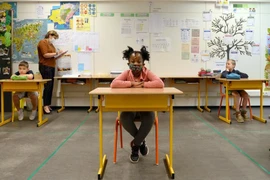 Các nước làm gì để học sinh đến trường an toàn trong mùa dịch?