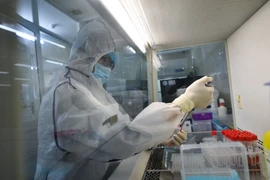 Một người ở Hà Nam nhiễm nCoV sau 21 ngày tiếp xúc bệnh nhân Covid-19