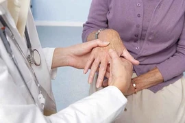 Viêm khớp vảy nến phát hiện sớm, tránh tàn phế