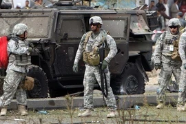 Lực lượng kháng chiến Iraq lại đánh bom đoàn xe vận tải Liên quân Mỹ