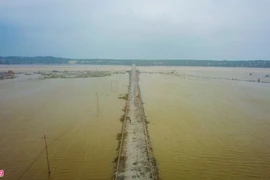 Quốc lộ 49B bong tróc từng mảng lớn