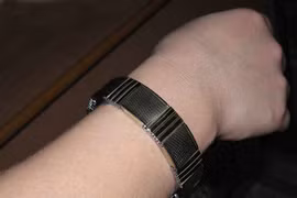 Cẩn trọng khi dùng vòng hạ huyết áp