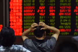 VN-Index giảm sâu nhất trong 19 năm qua