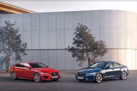 Jaguar XE có thêm tùy chọn hệ thống truyền động lai điện và các công nghệ kết nối mới