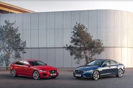 Jaguar XE có thêm tùy chọn hệ thống truyền động lai điện và các công nghệ kết nối mới