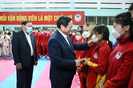 Thủ tướng kiểm tra công tác chuẩn bị SEA Games 31 và động viên Đoàn thể thao Việt Nam