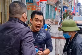 Đình chỉ kinh doanh với quán phở ngăn cán bộ y tế phun khử trùng