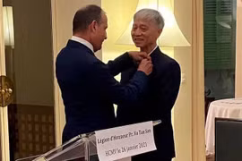 Nguyên Hiệu trưởng Trường Đại học Y dược TPHCM nhận Huân chương Bắc đẩu bội tinh