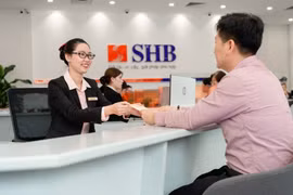 Tưng bừng sinh nhật 28 năm: SHB tri ân khách hàng 28.000 quà tặng