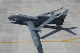 Không quân Trung Quốc "khoe" video UAV trinh sát WZ-7 “Rồng bay” bay huấn luyện 