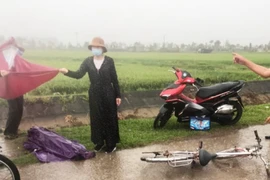 Học sinh lớp 4 bị sét đánh tử vong khi đi học về