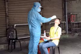 Thêm hai trường hợp nghi mắc COVID-19 liên quan đến ổ dịch Tân Sơn Nhất