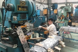 Giảm 30% thuế TNDN cho doanh nghiệp: Cần bỏ cả các điều kiện gây khó