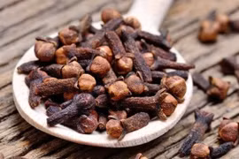 Đinh hương chữa chân tay lạnh