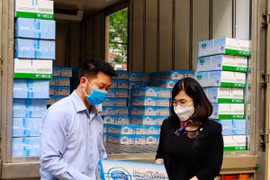 Trao yêu thương qua triệu hộp sữa theo cách của Cô Gái Hà Lan