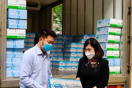 Trao yêu thương qua triệu hộp sữa theo cách của Cô Gái Hà Lan