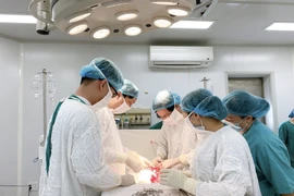 07 giờ “cân não” cứu bệnh nhân băng huyết quá nặng vì tự ý phá thai