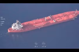 Sốc: Vụ tàu dầu suýt bị Hải quân Mỹ bắt trên biển Oman diễn biến như thế nào 