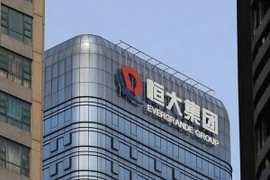 Chỉ riêng trong tuần này, Evergrande đã phải chịu 2 lần hạ bậc xếp hạng tín nhiệm. Ảnh: Nikkei Asia