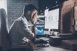 Lạm dụng máy tính, điện thoại dễ dẫn đến hội chứng thị giác 