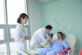 Cứu bệnh nhân vỡ phình động mạch cảnh phức tạp