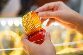 Người mua vàng lỗ hơn 2 triệu đồng sau một tuần