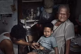 Những bé trai bị lạm dụng không được quan tâm vì 'sẽ chẳng mang thai'