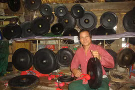 Một đời sóng gió cồng chiêng