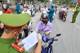 Quy trình xét duyệt, cấp giấy đi đường của Công an Hà Nội như nào?