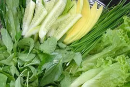 Có nên ăn rau sống?