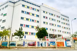 Yêu cầu Công ty Gia Bảo tạm dừng cung cấp thực phẩm cho nhà trường